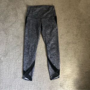 Lululemon Wunder Under 7/8 length leggings/tights